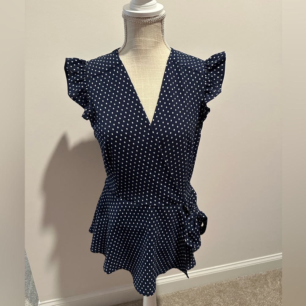 NEVERWORN Woman’s blouse